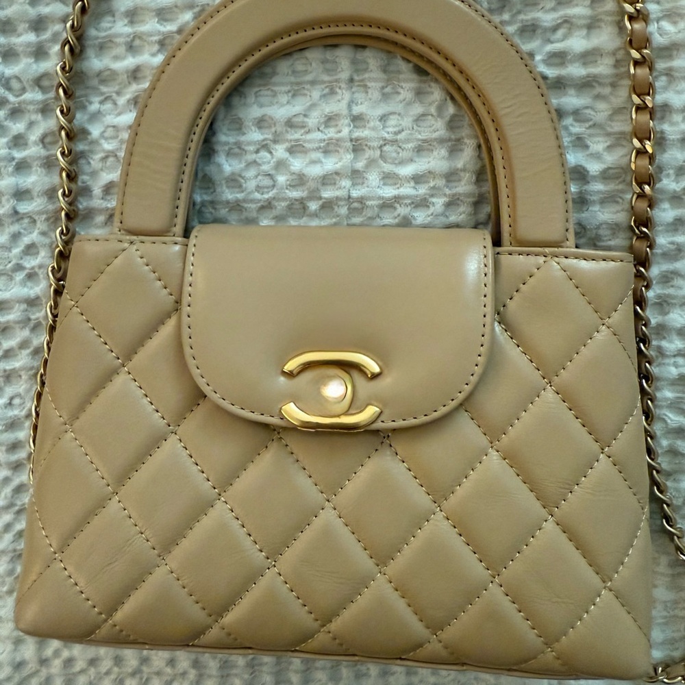 Chic Tan Crossbody Bag